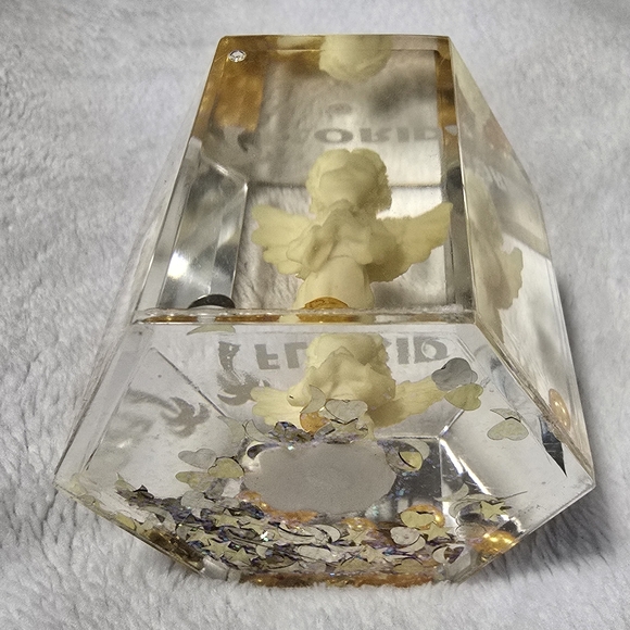 Praying Angel Florida Tourist Souvenir - Picture 9 of 13